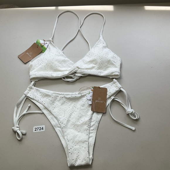 Berlook Other - Berlook Bikini Set Medium White Textured Twist Bralette Top Tie Bikini Bottom